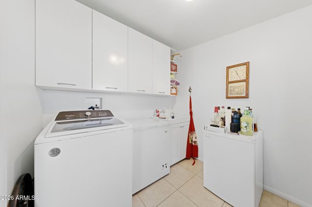 10746 W ABBOTT Avenue, Sun City, AZ 85351