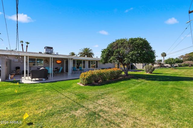 10746 W ABBOTT Avenue, Sun City, AZ 85351