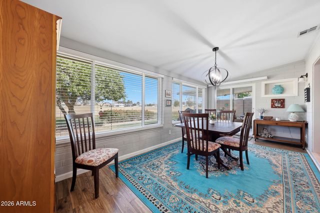 10746 W ABBOTT Avenue, Sun City, AZ 85351