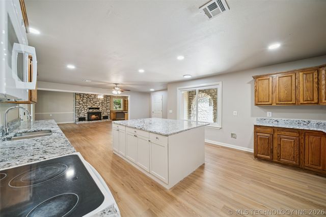 17567 E 405 Road, Claremore, OK 74017