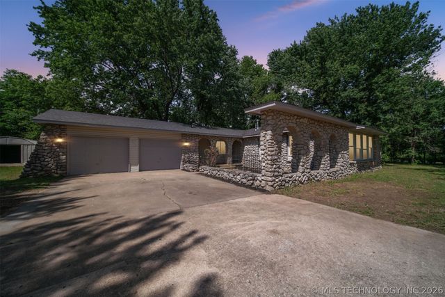 17567 E 405 Road, Claremore, OK 74017