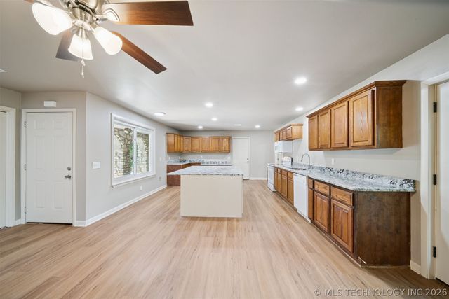 17567 E 405 Road, Claremore, OK 74017