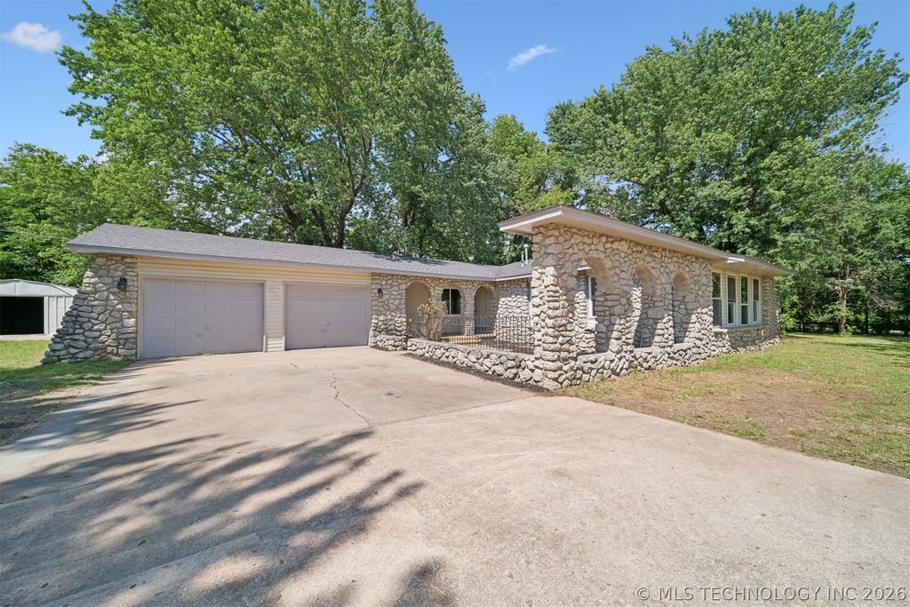 17567 E 405 Road, Claremore, OK 74017