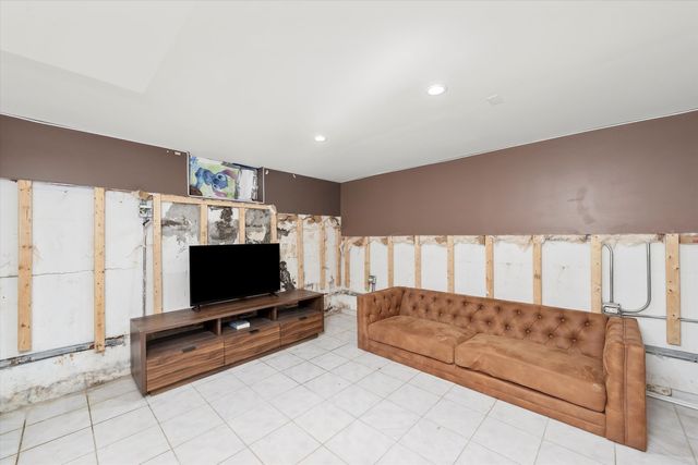 17819 Walter Street, Lansing, IL 60438