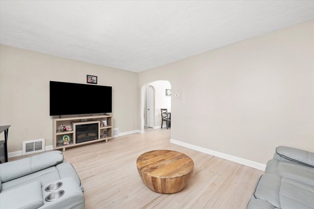 17819 Walter Street, Lansing, IL 60438