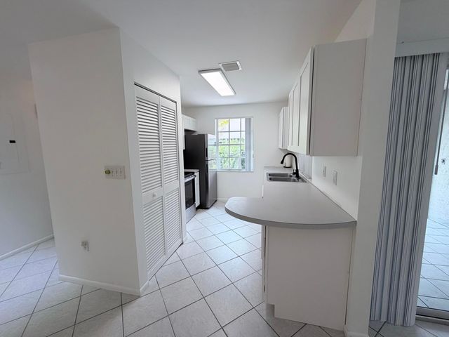 2562 NW 82nd Terrace 1, Coral Springs, FL 33065