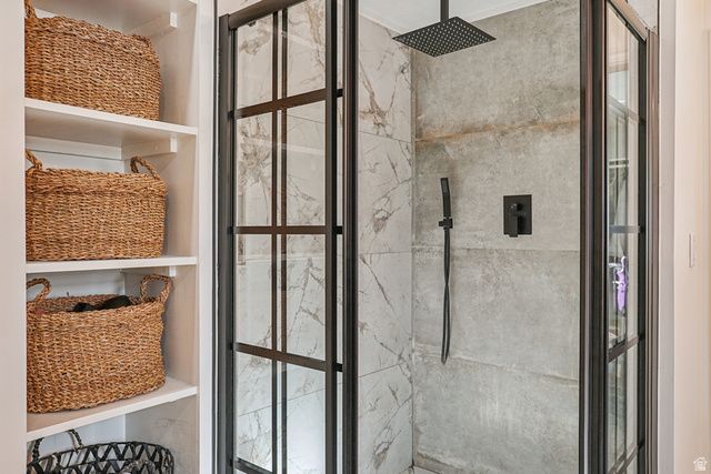 222 E CLEAR CREEK DR, Sandy, UT 84070