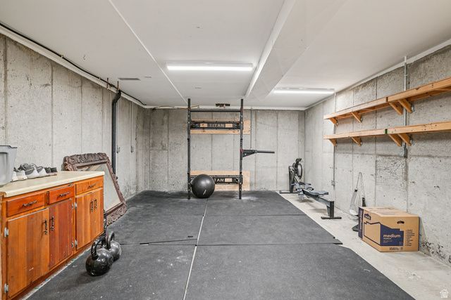 222 E CLEAR CREEK DR, Sandy, UT 84070