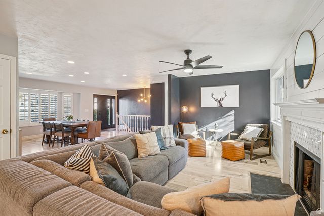 222 E CLEAR CREEK DR, Sandy, UT 84070