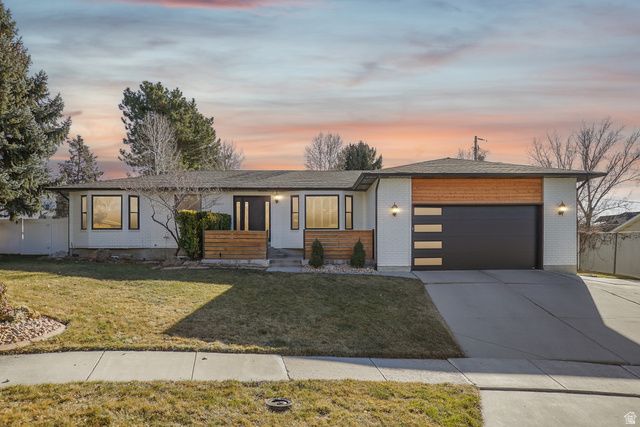 222 E CLEAR CREEK DR, Sandy, UT 84070