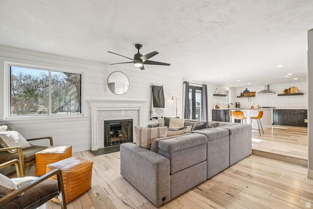 222 E CLEAR CREEK DR, Sandy, UT 84070