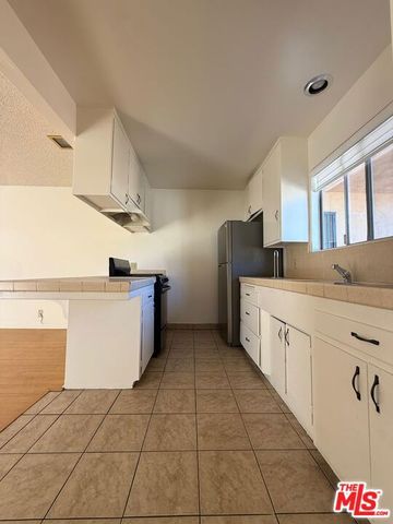 1131 Elm Avenue G, Glendale, CA 91201