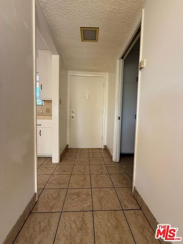 1131 Elm Avenue G, Glendale, CA 91201