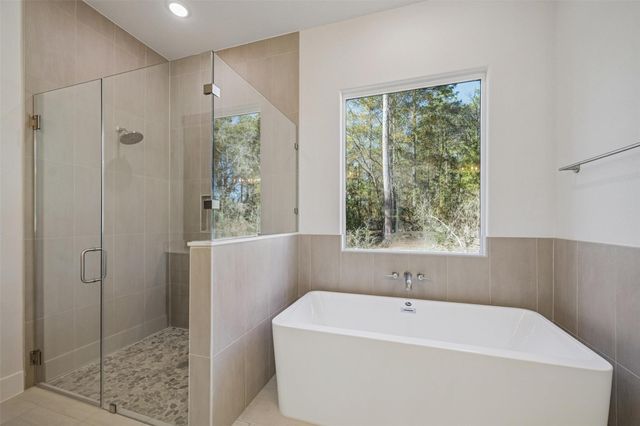 180 Red Hawk Road, Huntsville, TX 77340