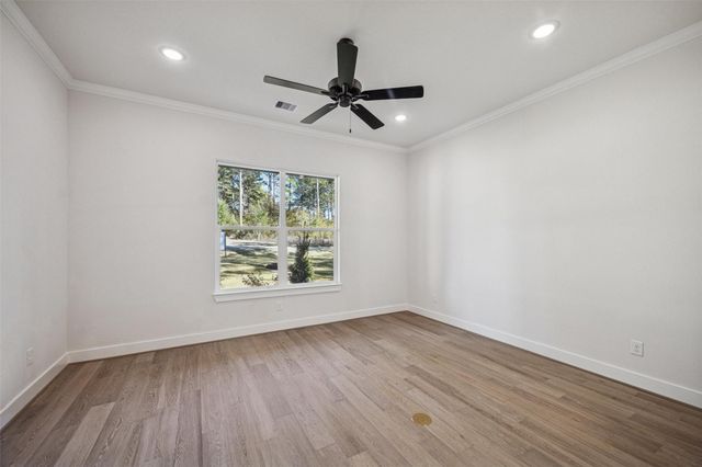 180 Red Hawk Road, Huntsville, TX 77340