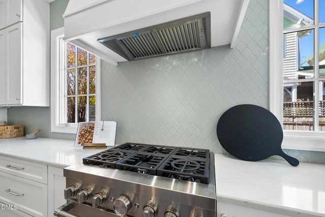 2212 Bedford Avenue, Raleigh, NC 27607