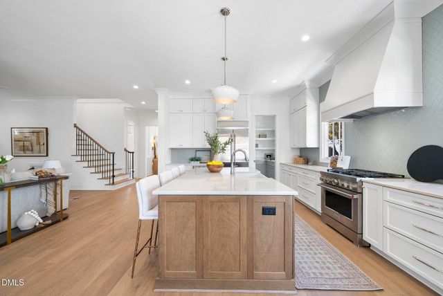 2212 Bedford Avenue, Raleigh, NC 27607