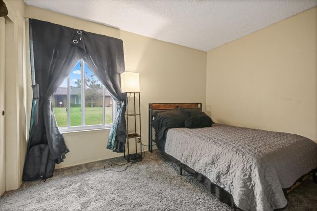 115 W Swain Rd, Stockton, CA 95207