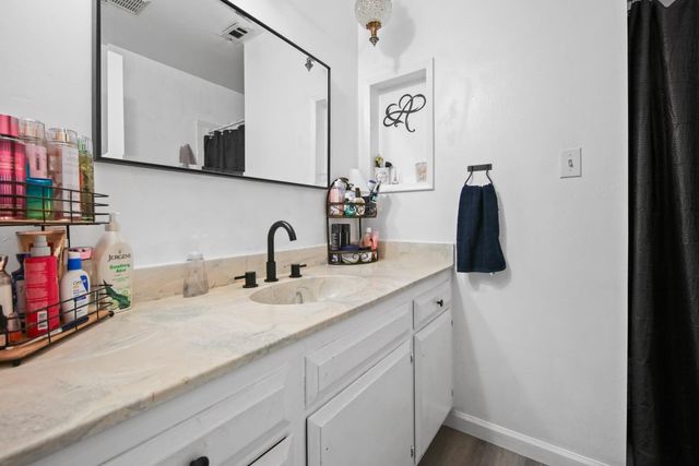 115 W Swain Rd, Stockton, CA 95207