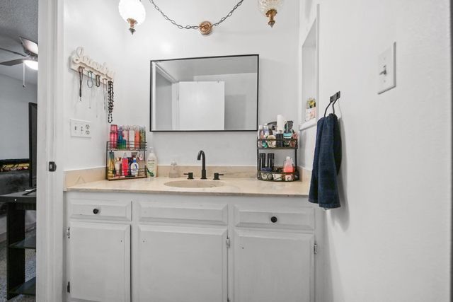 115 W Swain Rd, Stockton, CA 95207