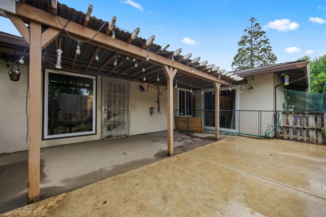 115 W Swain Rd, Stockton, CA 95207