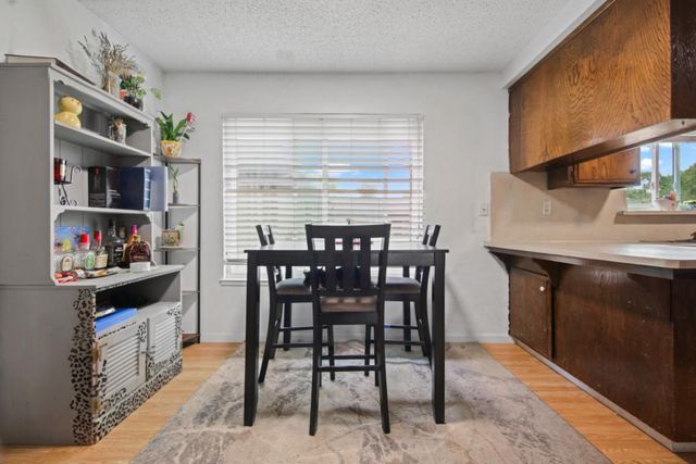 115 W Swain Rd, Stockton, CA 95207