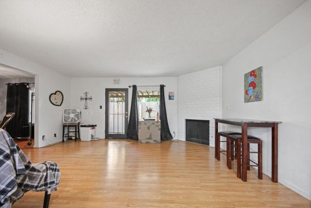 115 W Swain Rd, Stockton, CA 95207