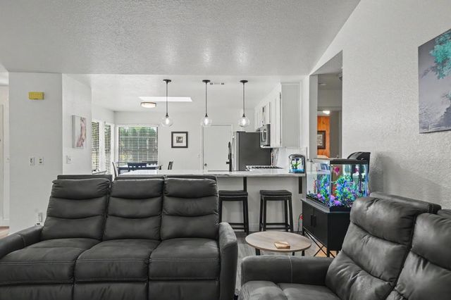 67 Saint Andrews Rd, Valley Springs, CA 95252