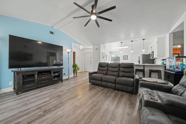 67 Saint Andrews Rd, Valley Springs, CA 95252