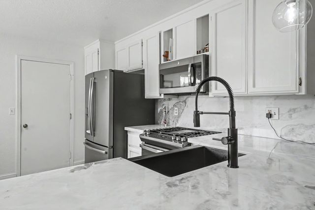 67 Saint Andrews Rd, Valley Springs, CA 95252