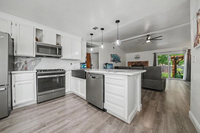 67 Saint Andrews Rd, Valley Springs, CA 95252