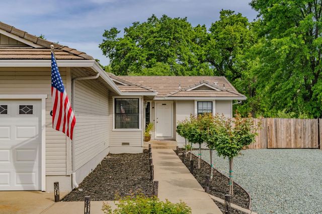 67 Saint Andrews Rd, Valley Springs, CA 95252