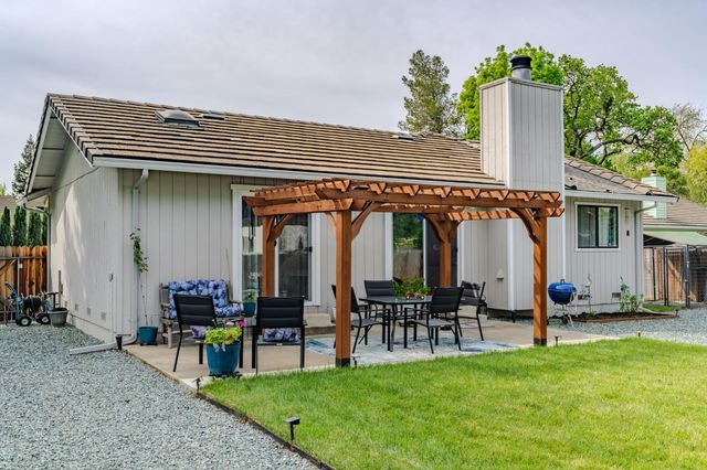 67 Saint Andrews Rd, Valley Springs, CA 95252