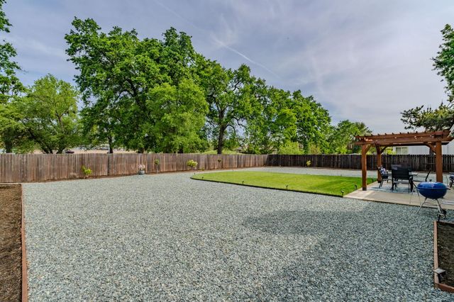 67 Saint Andrews Rd, Valley Springs, CA 95252