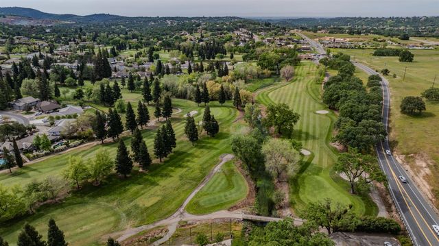 67 Saint Andrews Rd, Valley Springs, CA 95252