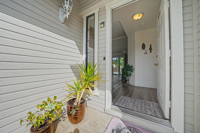 67 Saint Andrews Rd, Valley Springs, CA 95252