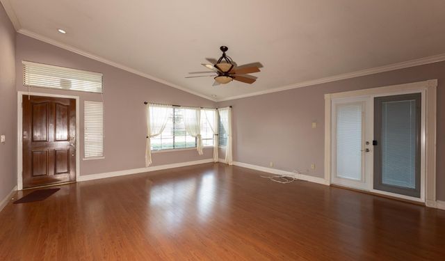 8949 Laguna Place Way, Elk Grove, CA 95758