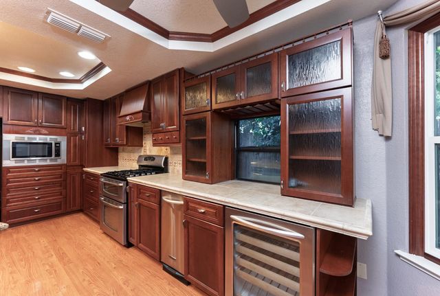 8949 Laguna Place Way, Elk Grove, CA 95758