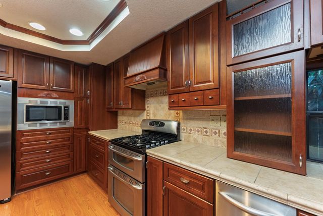 8949 Laguna Place Way, Elk Grove, CA 95758