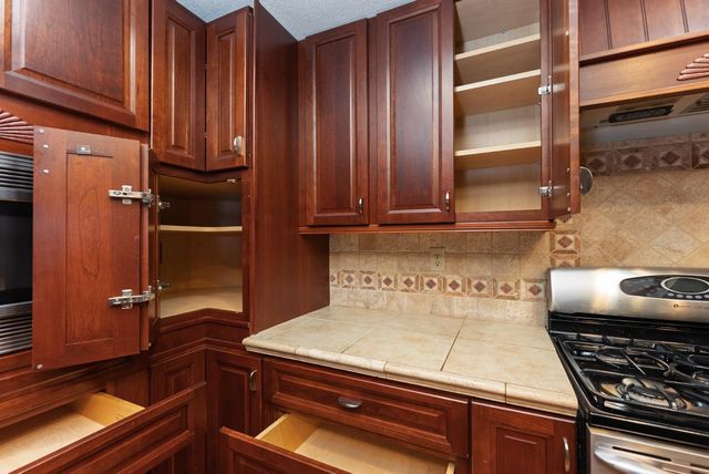 8949 Laguna Place Way, Elk Grove, CA 95758