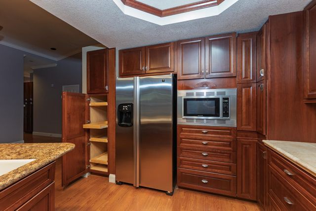 8949 Laguna Place Way, Elk Grove, CA 95758