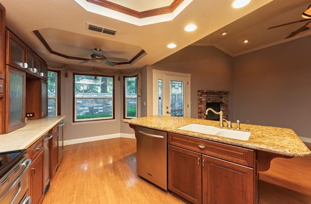 8949 Laguna Place Way, Elk Grove, CA 95758