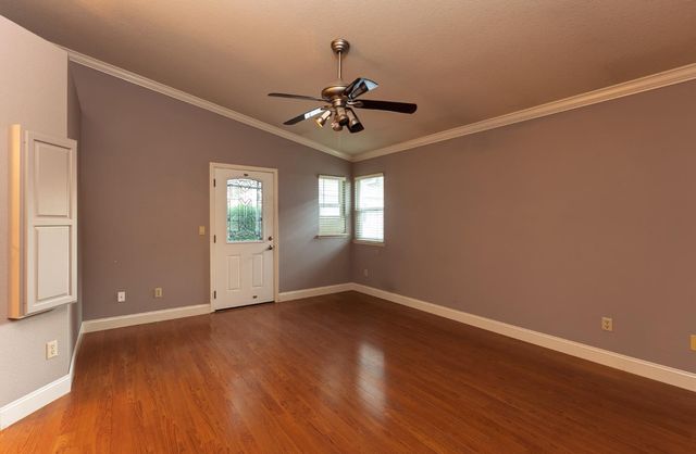 8949 Laguna Place Way, Elk Grove, CA 95758