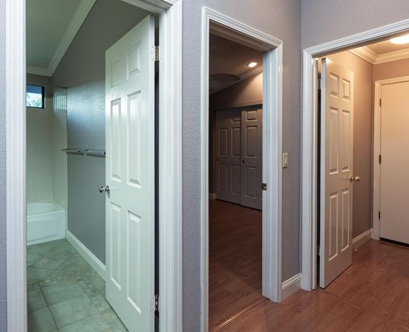 8949 Laguna Place Way, Elk Grove, CA 95758