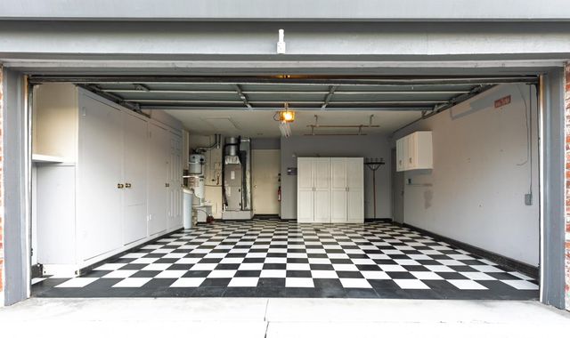 8949 Laguna Place Way, Elk Grove, CA 95758