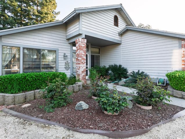 8949 Laguna Place Way, Elk Grove, CA 95758