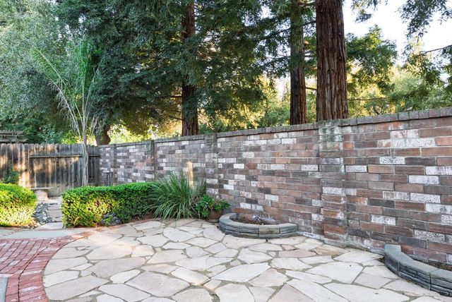 8949 Laguna Place Way, Elk Grove, CA 95758