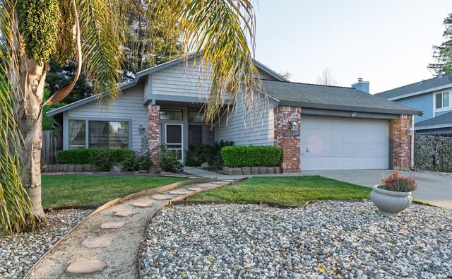 8949 Laguna Place Way, Elk Grove, CA 95758