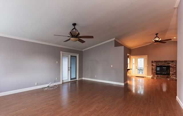 8949 Laguna Place Way, Elk Grove, CA 95758