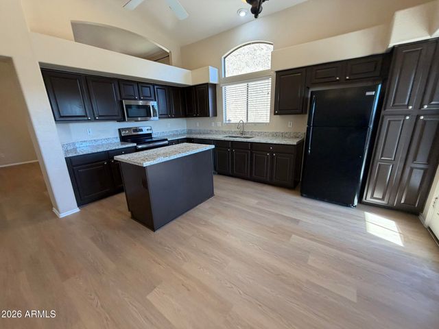 3523 W WHISPERING WIND Drive, Glendale, AZ 85310